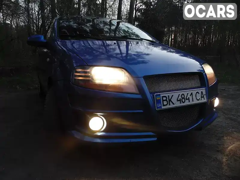 Хэтчбек Chevrolet Aveo 2006 1.5 л. Ручная / Механика обл. Ровенская, location.city.smyha - Фото 1/15