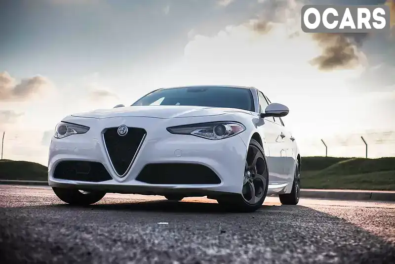 Седан Alfa Romeo Giulia 2017 2 л. Автомат обл. Одеська, Одеса - Фото 1/17