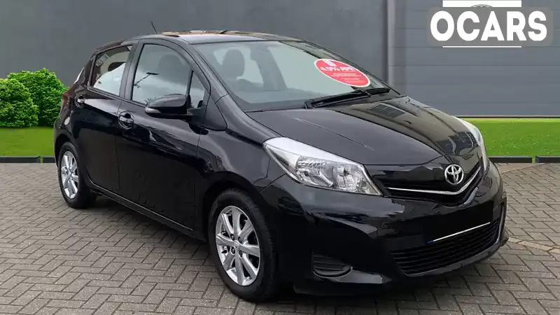 Хэтчбек Toyota Yaris 2013 1.3 л. Типтроник обл. Хмельницкая, Каменец-Подольский - Фото 1/15