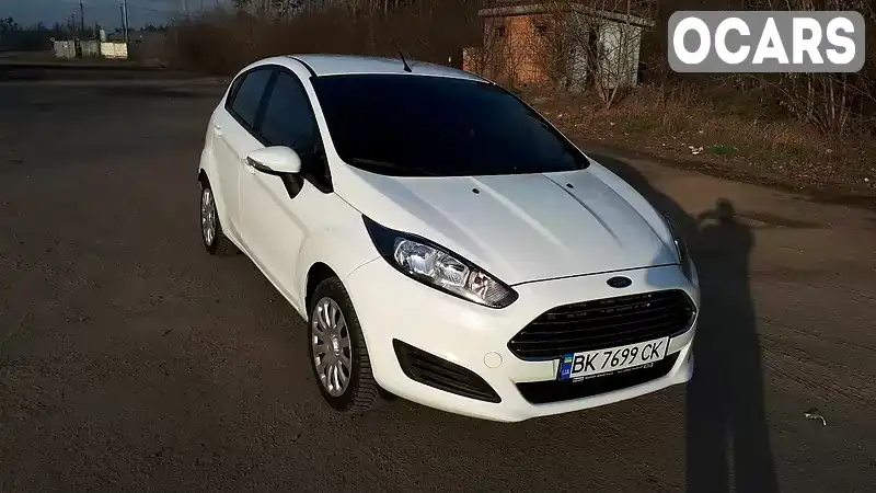 Хэтчбек Ford Fiesta 2013 1.5 л. Ручная / Механика обл. Ровенская, Сарны - Фото 1/21