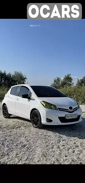 Хэтчбек Toyota Yaris 2013 1.3 л. Вариатор обл. Одесская, Одесса - Фото 1/12