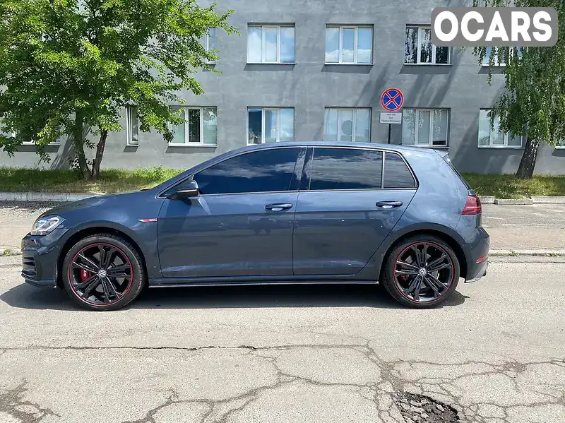 Хэтчбек Volkswagen Golf 2019 2 л. Робот обл. Киевская, Киев - Фото 1/12