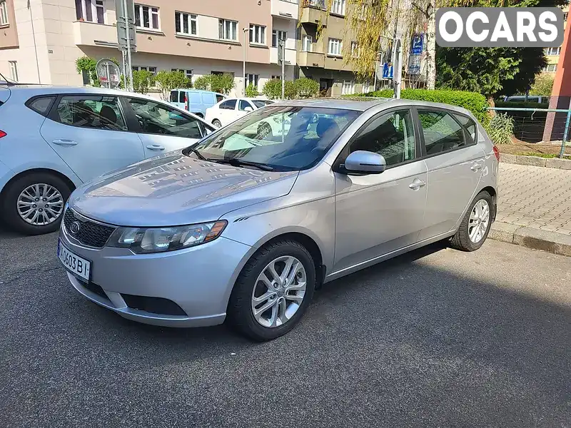 Хэтчбек Kia Cerato 2012 1.98 л. Автомат обл. Киевская, Вышневое - Фото 1/21