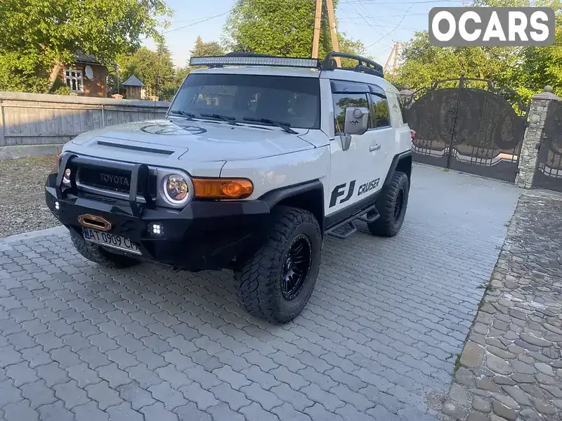 Позашляховик / Кросовер Toyota FJ Cruiser 2014 4 л. Автомат обл. Івано-Франківська, Косів - Фото 1/8