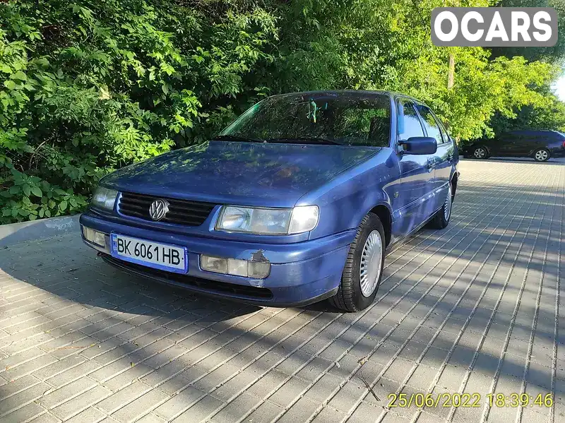 Седан Volkswagen Passat 1996 2 л. Ручная / Механика обл. Ровенская, Здолбунов - Фото 1/21