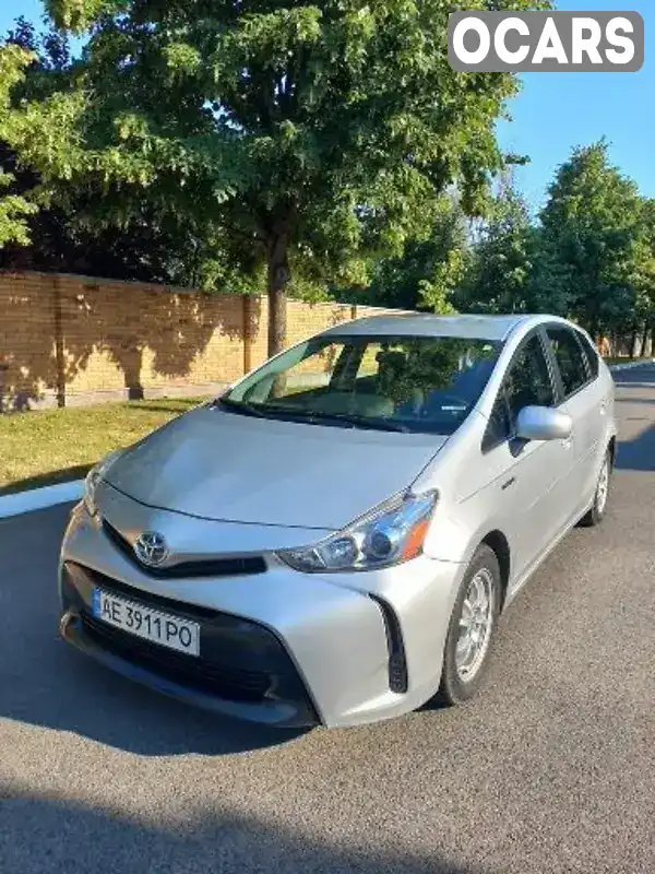 Універсал Toyota Prius v 2015 1.8 л. Автомат обл. Дніпропетровська, Дніпро (Дніпропетровськ) - Фото 1/21