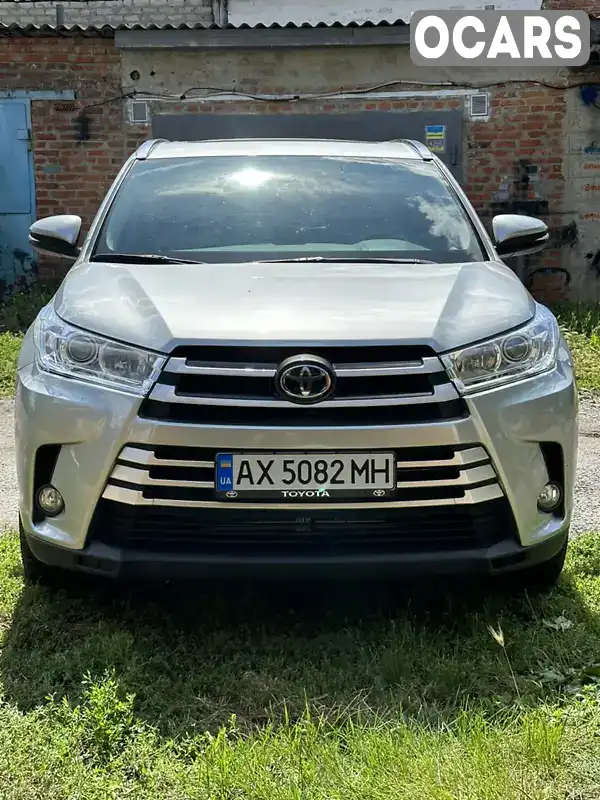 Позашляховик / Кросовер Toyota Highlander 2019 3.5 л. Автомат обл. Харківська, Харків - Фото 1/21