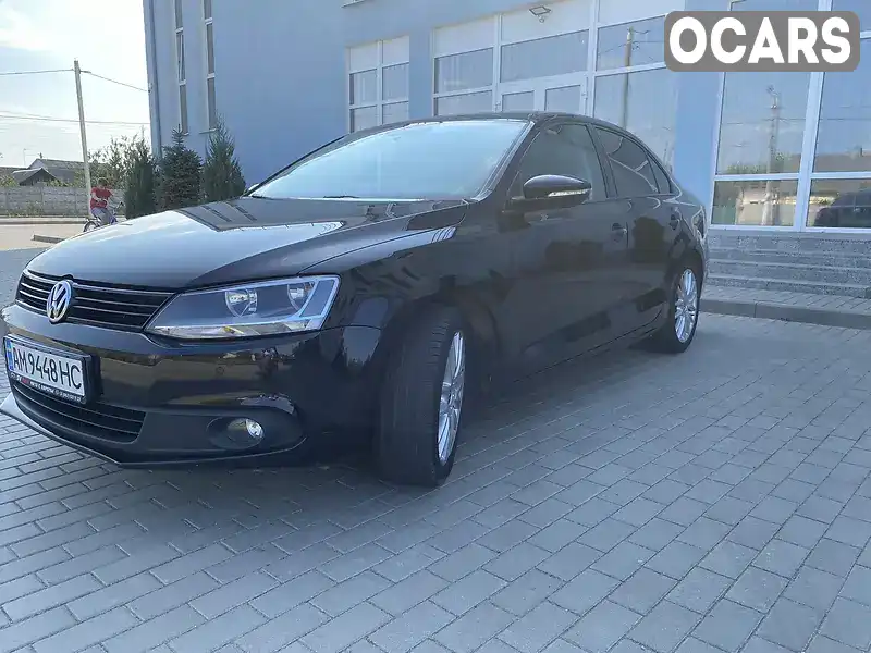 Седан Volkswagen Jetta 2012 1.6 л. Ручна / Механіка обл. Житомирська, Житомир - Фото 1/16