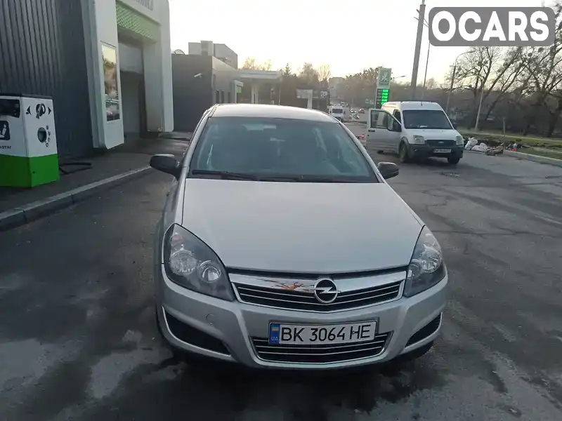 Универсал Opel Astra 2009 1.6 л. Ручная / Механика обл. Ровенская, Ровно - Фото 1/21