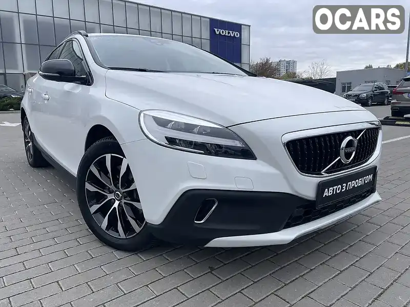 Хэтчбек Volvo V40 2019 1.5 л. Автомат обл. Киевская, Киев - Фото 1/20