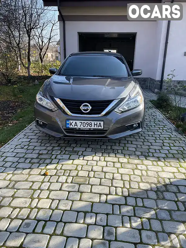 Седан Nissan Altima 2017 2.5 л. Варіатор обл. Київська, Київ - Фото 1/15