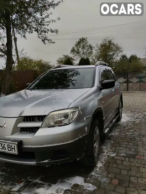 Позашляховик / Кросовер Mitsubishi Outlander 2005 2 л. Ручна / Механіка обл. Чернівецька, Чернівці - Фото 1/8