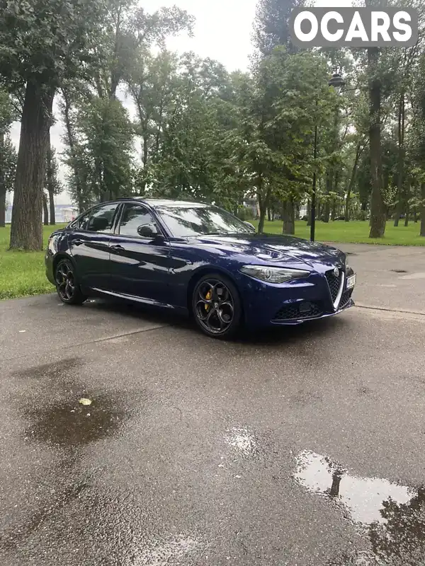 Седан Alfa Romeo Giulia 2018 2 л. Автомат обл. Киевская, Киев - Фото 1/21