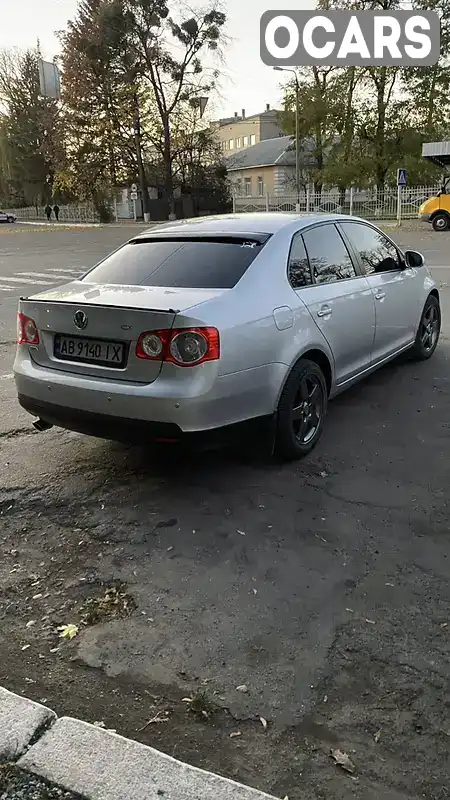 Седан Volkswagen Jetta 2009 1.6 л. Ручна / Механіка обл. Вінницька, Бершадь - Фото 1/21