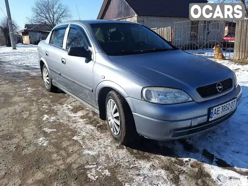 Седан Opel Astra 2008 1.6 л. Ручна / Механіка обл. Дніпропетровська, Дніпро (Дніпропетровськ) - Фото 1/11