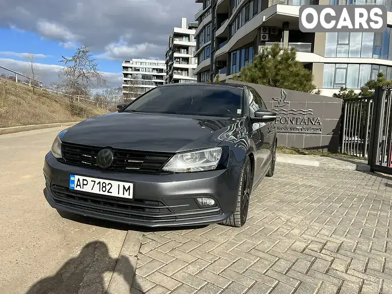 Седан Volkswagen Jetta 2015 1.8 л. Автомат обл. Одеська, Одеса - Фото 1/21