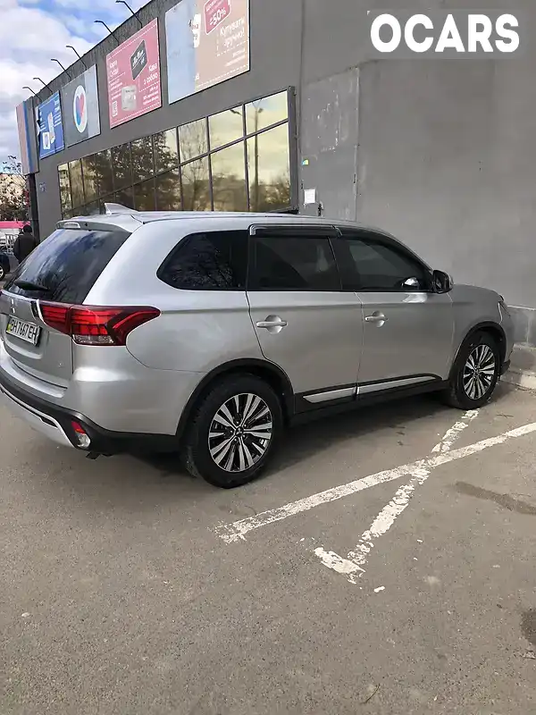 Универсал Mitsubishi Outlander 2019 2.4 л. Вариатор обл. Одесская, Одесса - Фото 1/21