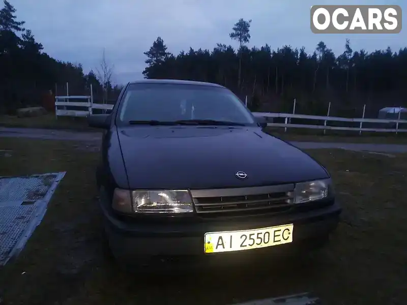 Седан Opel Vectra 1990 1.6 л. Ручна / Механіка обл. Житомирська, Звягель - Фото 1/10