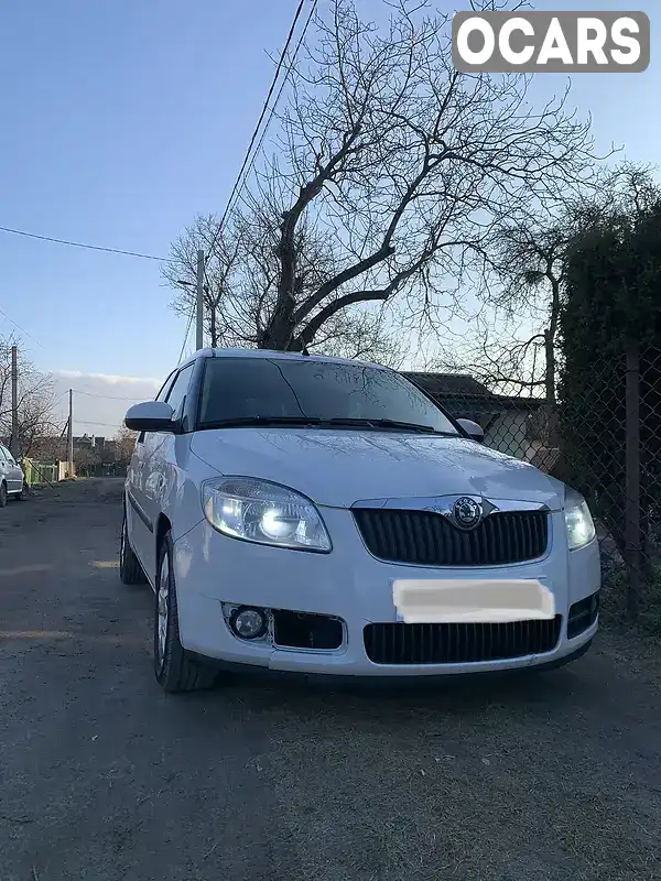 Микровэн Skoda Roomster 2009 1.2 л. Ручная / Механика обл. Житомирская, Звягель - Фото 1/12