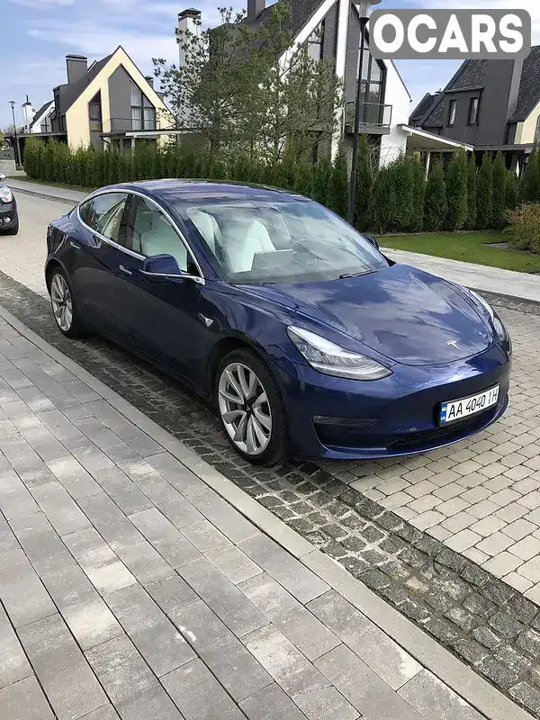 Седан Tesla Model 3 2018 null_content л. обл. Київська, Київ - Фото 1/11