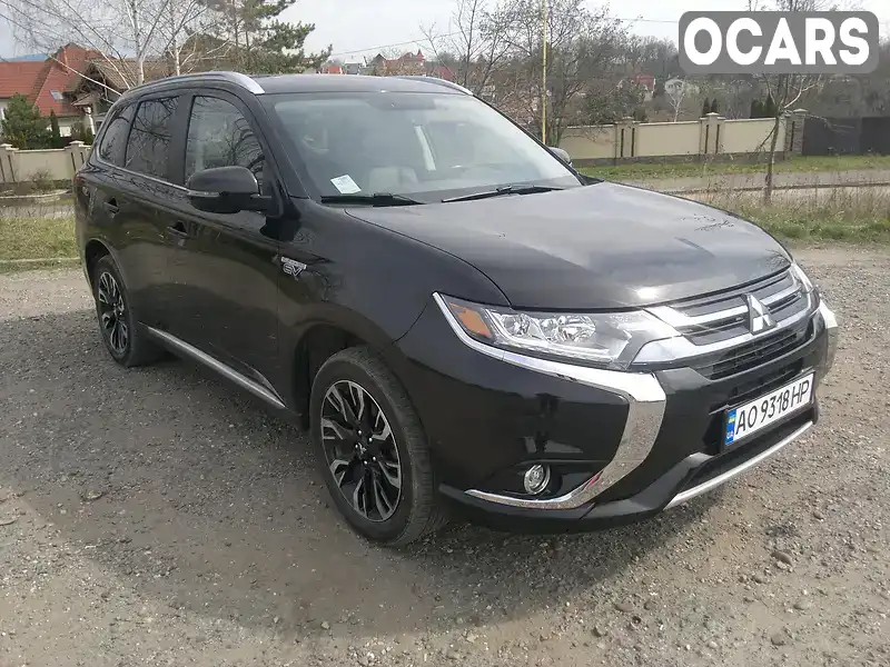 Внедорожник / Кроссовер Mitsubishi Outlander 2018 2 л. Вариатор обл. Закарпатская, Ужгород - Фото 1/16