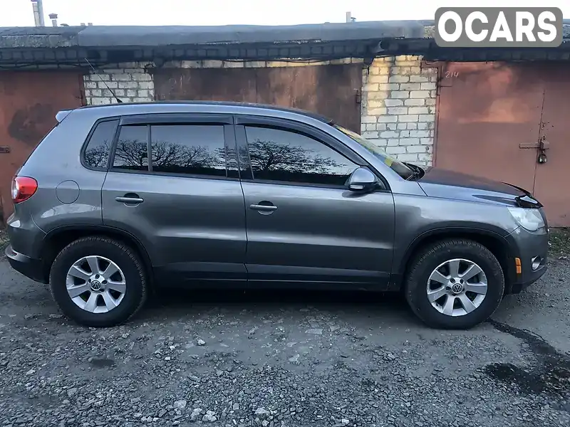 Позашляховик / Кросовер Volkswagen Tiguan 2010 2 л. Автомат обл. Дніпропетровська, Кривий Ріг - Фото 1/10