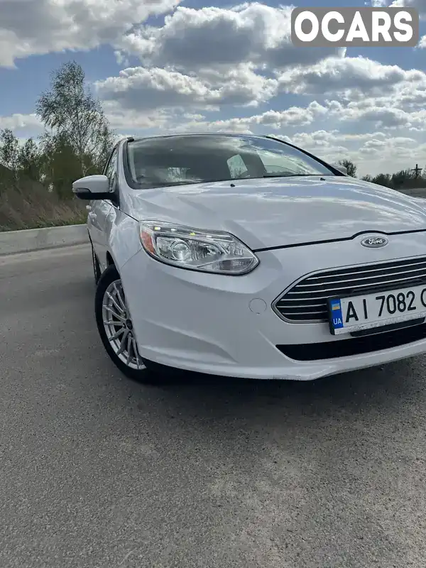 Хетчбек Ford Focus 2015 null_content л. Автомат обл. Київська, Вишгород - Фото 1/19