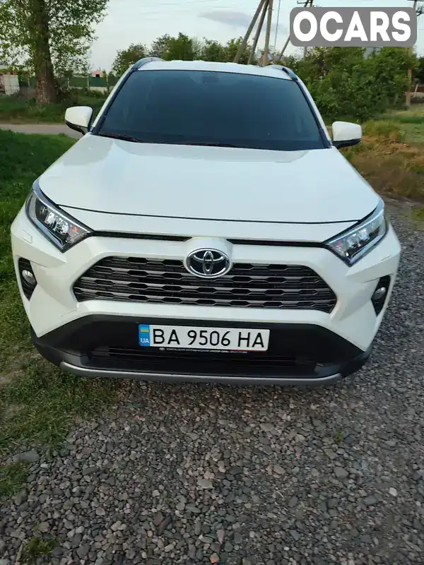 Позашляховик / Кросовер Toyota RAV4 2019 2 л. Автомат обл. Кіровоградська, Петрове - Фото 1/8