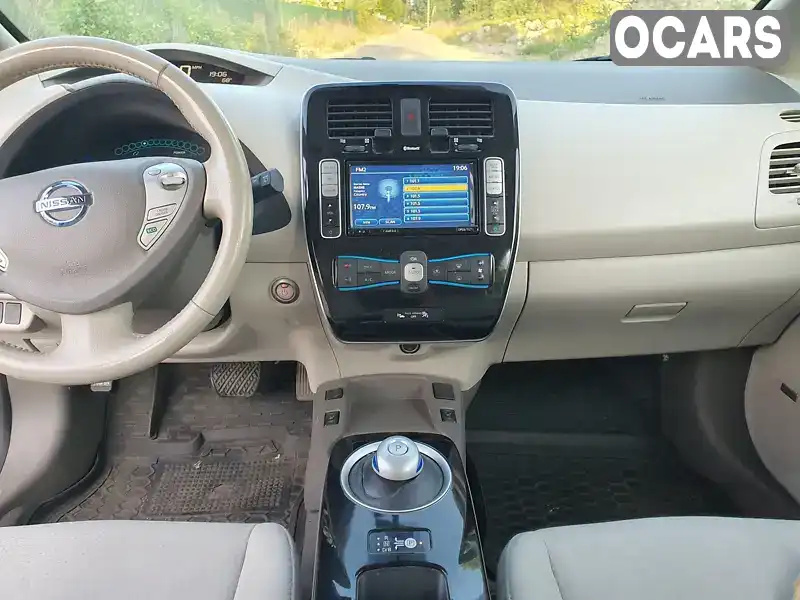 Хэтчбек Nissan Leaf 2015 null_content л. Автомат обл. Киевская, Киев - Фото 1/7