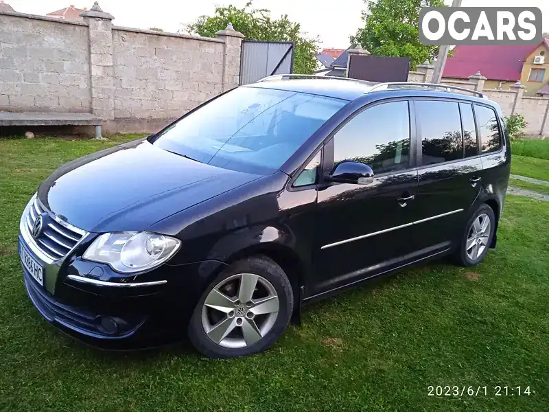 Минивэн Volkswagen Touran 2007 2 л. Ручная / Механика обл. Львовская, Городок - Фото 1/21