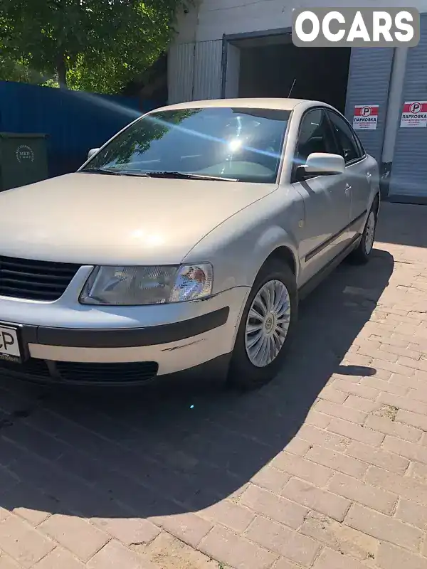 Седан Volkswagen Passat 1999 1.8 л. Ручная / Механика обл. Черновицкая, Черновцы - Фото 1/8