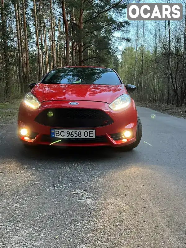 Хэтчбек Ford Fiesta 2015 1.6 л. Ручная / Механика обл. Киевская, Киев - Фото 1/20