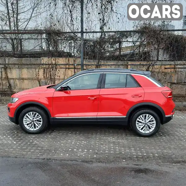 Внедорожник / Кроссовер Volkswagen T-Roc 2021 1.5 л. Автомат обл. Киевская, Киев - Фото 1/16