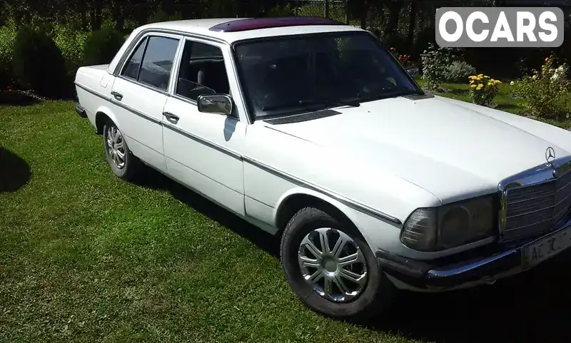 Седан Mercedes-Benz E-Class 1976 2.4 л. Ручная / Механика обл. Волынская, Владимир-Волынский - Фото 1/7