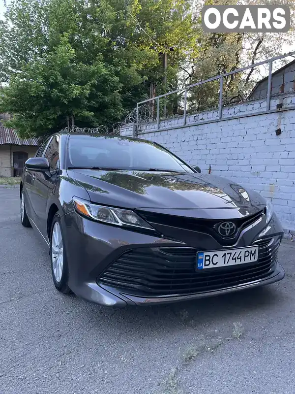 Седан Toyota Camry 2018 2.5 л. Автомат обл. Дніпропетровська, Дніпро (Дніпропетровськ) - Фото 1/21