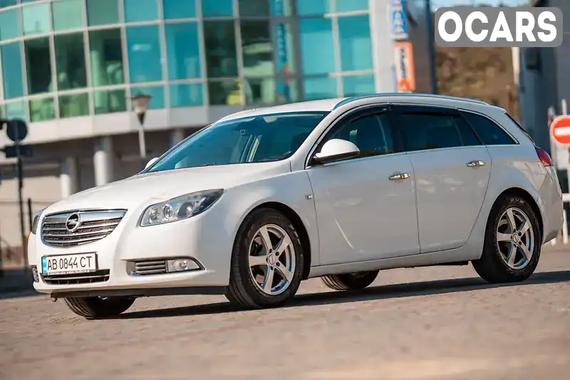 Универсал Opel Insignia 2011 2 л. Ручная / Механика обл. Винницкая, Могилев-Подольский - Фото 1/14