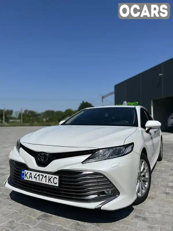 Седан Toyota Camry 2018 2.5 л. Автомат обл. Житомирская, Звягель - Фото 1/21