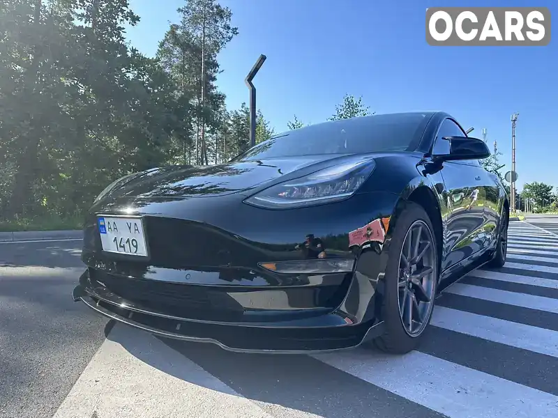 Седан Tesla Model 3 2018 null_content л. Автомат обл. Киевская, Киев - Фото 1/20