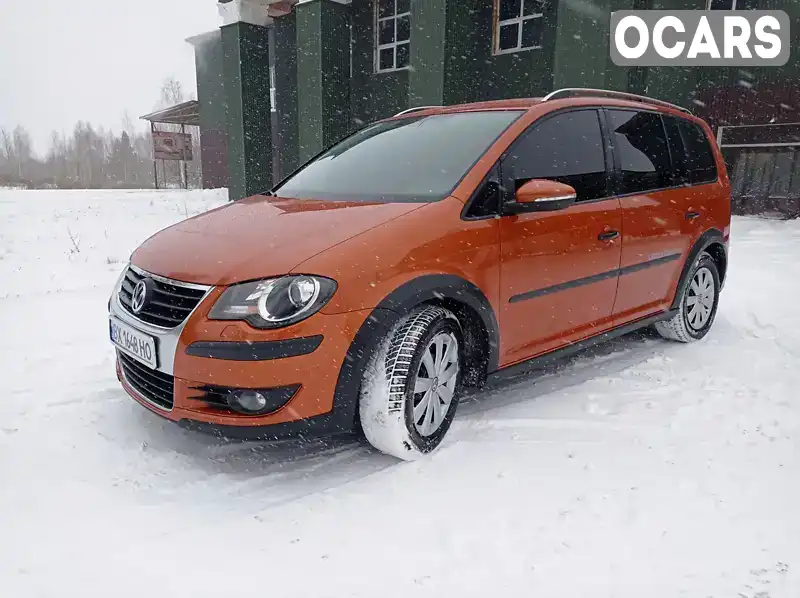 Минивэн Volkswagen Touran 2010 2 л. Ручная / Механика обл. Хмельницкая, Славута - Фото 1/21