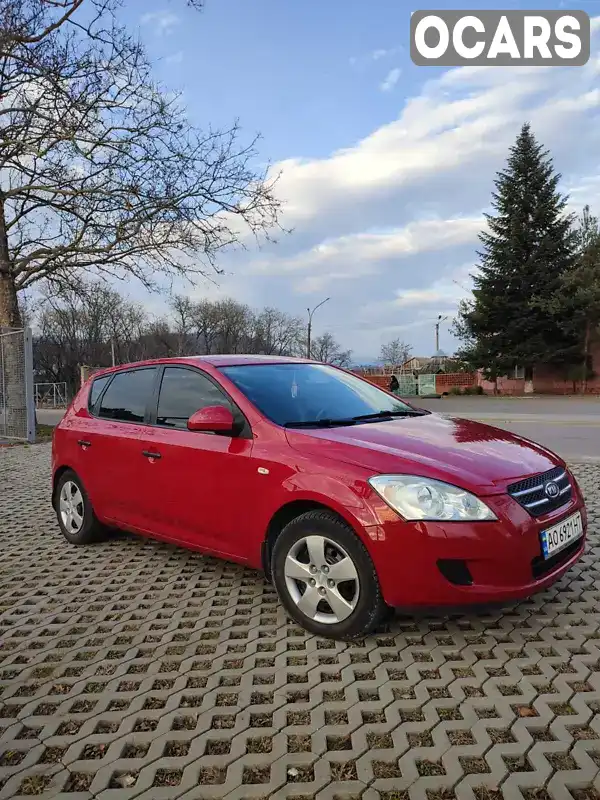 Хетчбек Kia Ceed 2008 1.4 л. Ручна / Механіка обл. Закарпатська, Мукачево - Фото 1/11