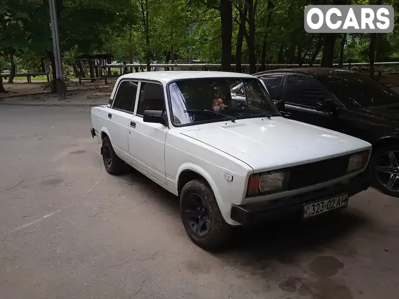 Седан ВАЗ / Lada 2105 1983 1.3 л. Ручная / Механика обл. Днепропетровская, Днепр (Днепропетровск) - Фото 1/21