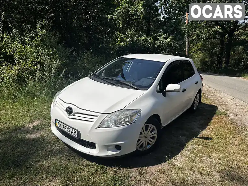 Хэтчбек Toyota Auris 2010 1.36 л. Ручная / Механика обл. Киевская, Киев - Фото 1/20