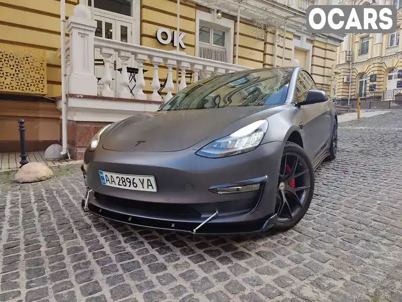 Седан Tesla Model 3 2018 null_content л. Автомат обл. Київська, Київ - Фото 1/21