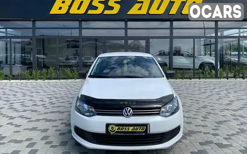 Седан Volkswagen Polo 2012 1.6 л. Ручна / Механіка обл. Закарпатська, Мукачево - Фото 1/18