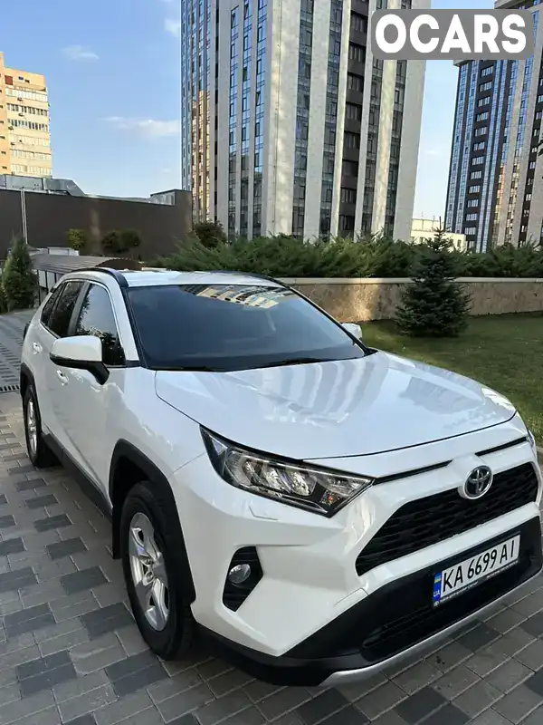 Внедорожник / Кроссовер Toyota RAV4 2019 1.99 л. Вариатор обл. Киевская, Киев - Фото 1/19