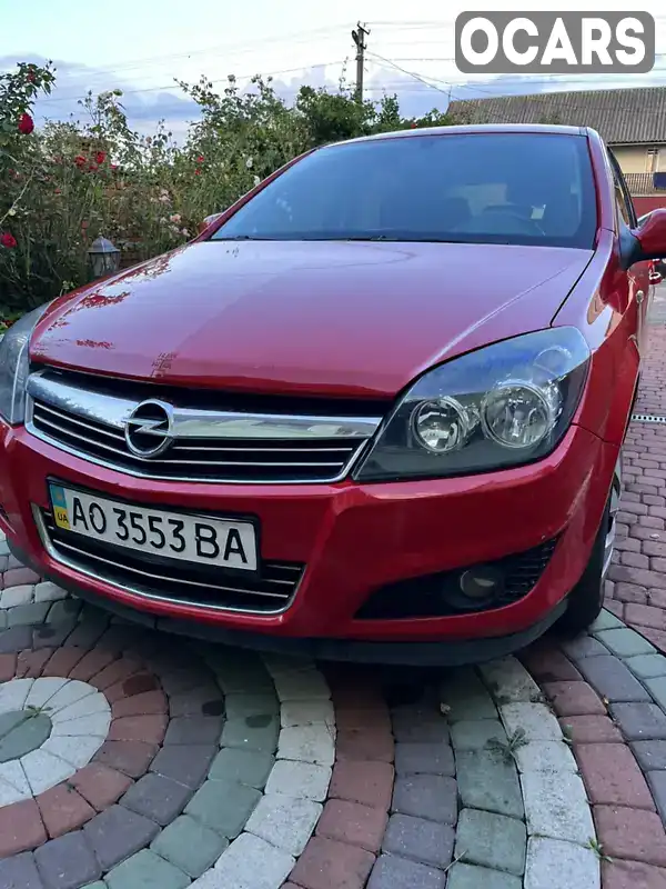 Хетчбек Opel Astra 2012 1.6 л. Ручна / Механіка обл. Закарпатська, Ужгород - Фото 1/9