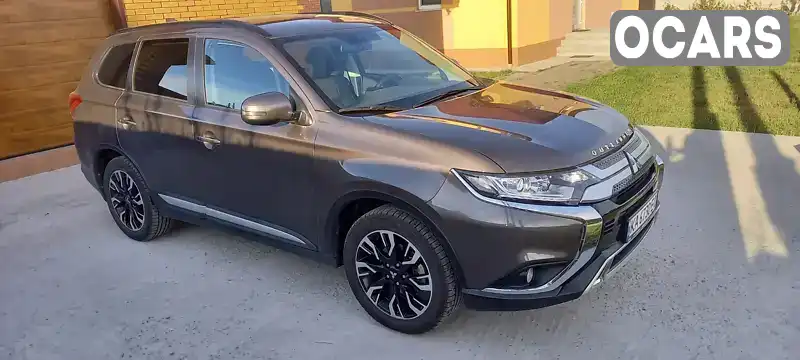 Позашляховик / Кросовер Mitsubishi Outlander 2021 2 л. Варіатор обл. Київська, Київ - Фото 1/13