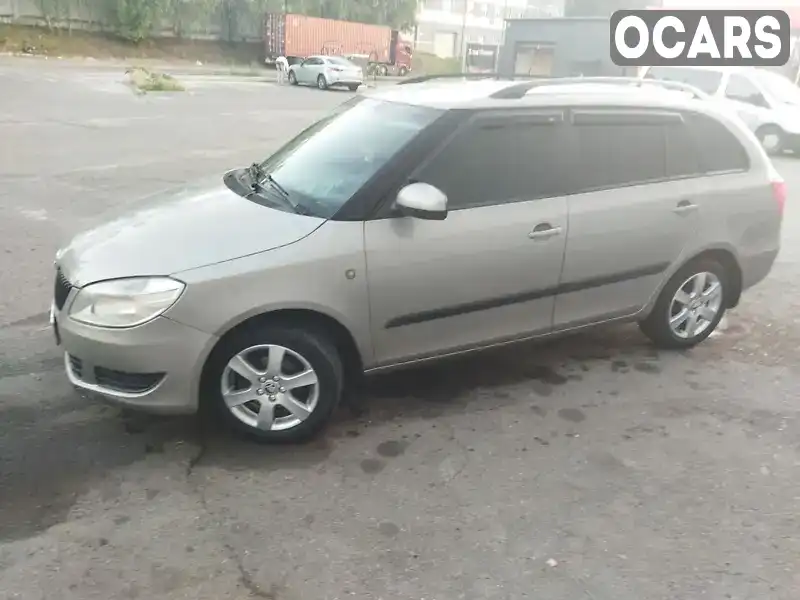 Універсал Skoda Fabia 2010 1.2 л. Ручна / Механіка обл. Львівська, Львів - Фото 1/21