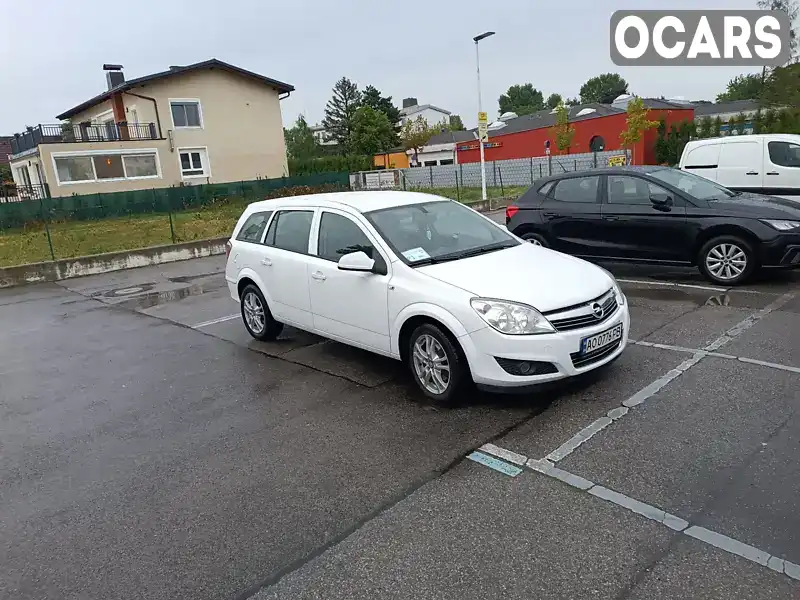 Универсал Opel Astra 2010 1.7 л. Ручная / Механика обл. Закарпатская, Тячев - Фото 1/15