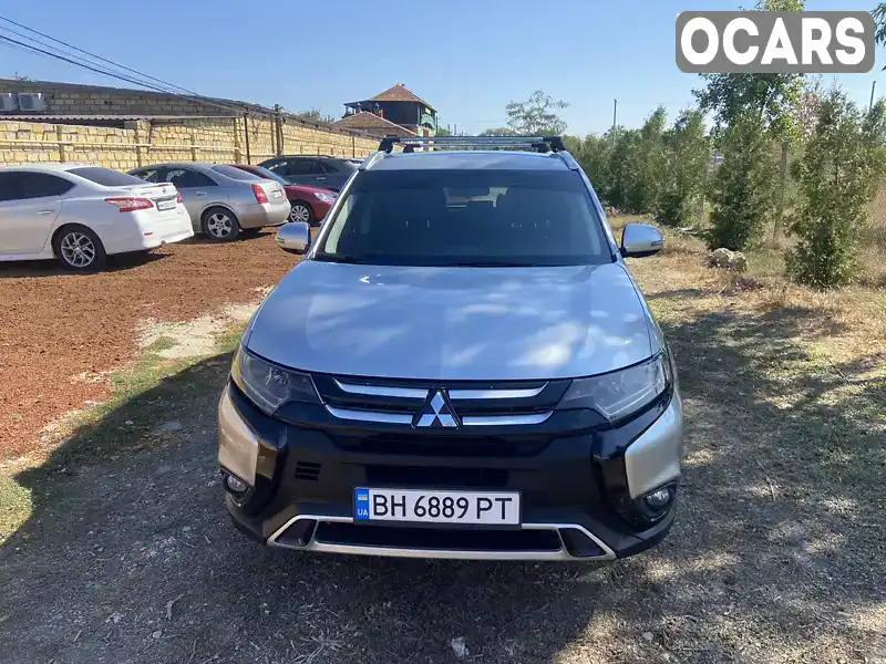 Позашляховик / Кросовер Mitsubishi Outlander 2019 2.36 л. Варіатор обл. Одеська, Одеса - Фото 1/21